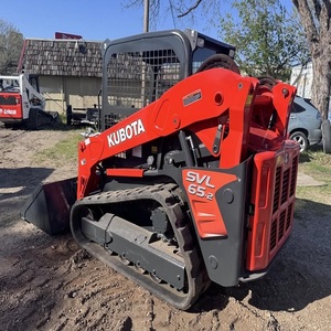 Achetez le chargeur compact sur chenilles Kubota SVL65-2 à haut débit, avec des performances hydrauliques puissantes et un confort de conduite supérieur - Product Image 4