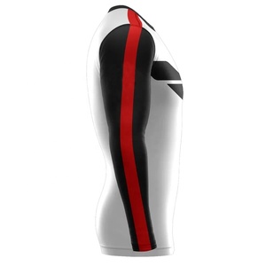 Vente en gros de rashguards personnalisés professionnels pour sports nautiques, rashguards de surf et de natation, rashguards UV50+, hauts respirants à manches longues - Product Image 4