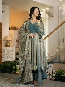 Ensemble Anarkali indien pakistanais à imprimé floral bleu, robe à manches longues à col en V avec dupatta en filet, tenue de fête de mariage - Product Image 4