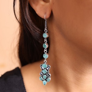 Pendientes Largos de Latón con Zirconia Verde en Forma de Campana al por Mayor |   Pendientes Colgantes Bohemios de Plata Antigua al por Mayor |   Artesanal Étnico - Product Image 5