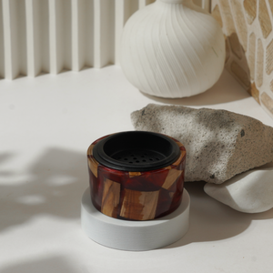 Porte-encens artisanal en résine époxy et bois massif Crystal Tide Signature, brûleur décoratif fait main pour la relaxation et l'aromathérapie - Product Image 4