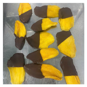 Mangue séchée tropicale trempée dans du chocolat, saveur chocolat intense, expérience culinaire gourmande, mangue trempée dans du chocolat - Product Image 2