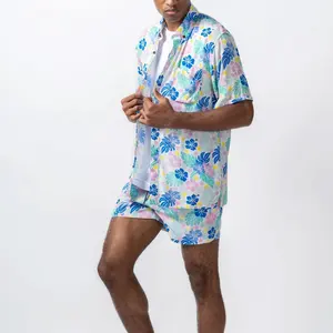 Neue kurzarmige Herrenhemden Schlussverkauf Strandhemden Mode bedruckte hawaiianische Hemden Polyester Rayon Strandbekleidung