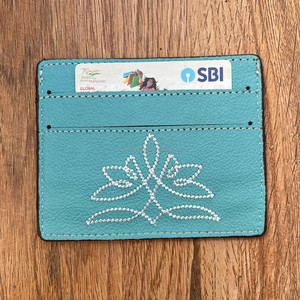 OEM personnalisé tendance Point de botte en cuir véritable RFID poche avant petit portefeuille minimaliste en cuir de vachette porte-cartes de crédit pour les femmes - Product Image 3