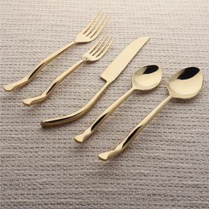 Ensemble de couverts en laiton plaqué or au design moderne, avec poignée texturée martelée unique, pour la maison et la restauration - Product Image 3
