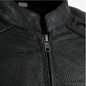 Chaqueta Varsity de Cuero para Hombre, Elegante y de Alta Calidad, Chaqueta de Motociclista de Invierno Personalizada con Diseño sin Cuello y Patrón de Letras - Product Image 4