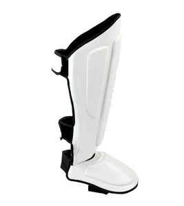 Protège-tibias en matériau composite blanc avec fermeture auto-agrippante pour la protection sportive des adultes, design léger - Product Image 4