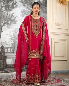Conjunto de top de seda Fandy con bordado de diseñador y trabajo de lentejuelas, con pantalón sharara y dupatta, completamente cosido y listo para usar. - Product Image 4