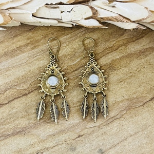Favoris des Acheteurs : Boucles d'oreilles pendantes en laiton argenté, style bohème, avec pierre de lune, pour femme, design ethnique tribal à plumes, Or/Argent/18K - Product Image 1