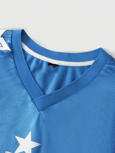 Camiseta Deportiva de Malla con Cuello en V para Hombre, a la Moda, al por Mayor, OEM, Transpirable, de Poliéster, Estilo Urbano, Proveedor de Camisetas de Fútbol Americano OEM - Product Image 2