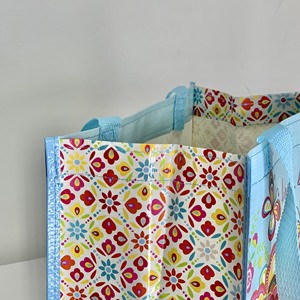 ผู้ผลิตเวียดนาม กระเป๋าช้อปปิ้งแบบพับได้เคลือบลามิเนต  โลโก้และขนาดตามสั่ง ผลิตภัณฑ์รักษ์โลก กระเป๋าผ้า PP ทอ - Product Image 2