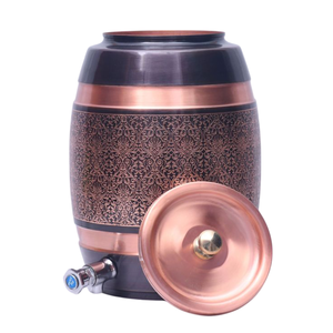 Distributeur d'eau en cuivre pur martelé à la main de qualité supérieure, Matka ayurvédique avec finition vert soie, support design, robinet anti-fuite, pour la santé - Product Image 2