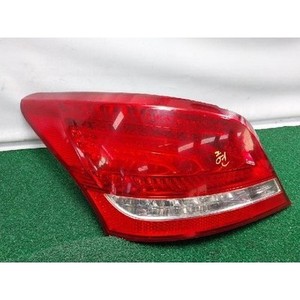 Feu arrière gauche d'occasion Equus 924013N010 - Product Image 1