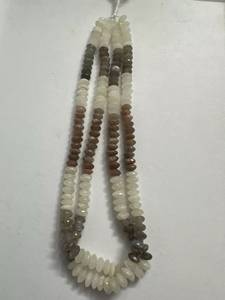 Perles de pierres précieuses mélangées naturelles : 2 pierres de lune pêche, 4 quartz Champion, 4 cornalines, 1 hésonite, 3 citrines, 7 pierres de lune taillées à la allemande et facettées - Product Image 5