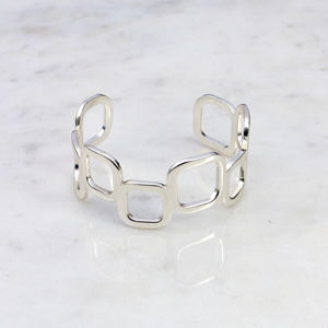 Bracelet manchette en laiton à maillons carrés géométriques - Jonc ouvert plaqué argent poli pour femme, bijou moderne et minimaliste - Product Image 2