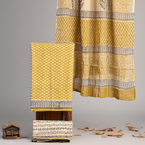 Conjunto de Pijama Kurti Sarong de Algodón Floral Amarillo Beige |   Ropa de Playa para Mujer de Alta Calidad con Estampado Artesanal |   Traje Étnico Hecho a Mano - Product Image 4