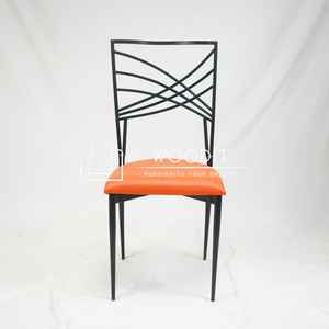 Silla Moderna de Lujo Contemporánea y Duradera, 100% Hierro Sólido, con Asiento Acolchado de Cuero Genuino para Bar y Cafetería - Product Image 3