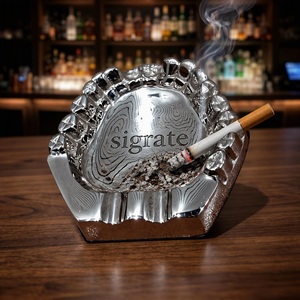 Tragbarer Aschenbecher in Form eines menschlichen Kieferns mit Zähnen und Schädel, aus Messing, im klassischen Design für Internetcafés - Product Image 1