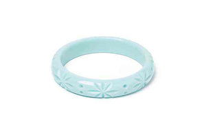 Bracelet de mode pour femme en résine artisanale, motif ange, haute qualité, personnalisé, multicolore, de la marque Unique Brand High, par Artizon Studio, Inde - Product Image 3