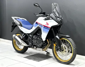 Motocicleta de Aventura XL750 Transalp 2025 2026 de Alto Rendimiento - Product Image 1