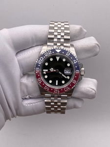 Montre automatique de luxe en acier inoxydable GMT, cadran noir, lunette 24 heures rouge et bleue, bracelet Jubilee avec mouvement ETA - Product Image 3