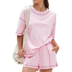 Ensemble 2 pièces décontracté d'été pour femme, design unique, en dentelle unie, 100 % coton satiné respirant, t-shirt à manches courtes et short - Product Image 1