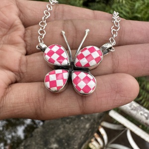 Collier pendentif papillon fait main en argent sterling en pierre damier style bobo vintage pour femme - Product Image 4