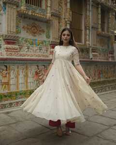 Vestido de Noche de Satén Blanco con Manga Casquillo, Cuello Redondo, Corte A, Cintura Imperio, Plisado, Largo a Media Pantorrilla, Detalle de Botones, Diseño Liso, para Fiesta, ODM - Product Image 4