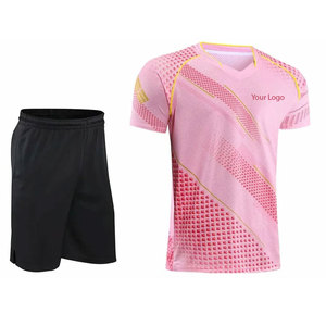 Ensemble de maillot de tennis rose sublimé avec short noir, col en V, manches courtes, tissu respirant en mesh pour adultes - Product Image 6
