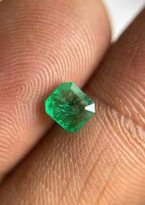 มรกตธรรมชาติทรงแปดเหลี่ยมขนาด 5.50x5 มม. สวยงามมาก เหมาะสำหรับทำเครื่องประดับ - Product Image 2