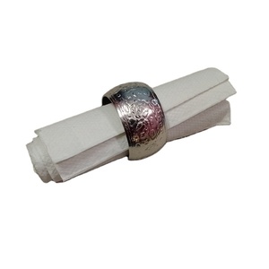 Ensemble de ronds à serviette en résine multicolore de la meilleure conception Vaisselle multiforme pour la maison et le restaurant Cuisine Nouveau style de vaisselle - Product Image 1