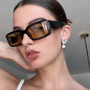 Lunettes de soleil rectangulaires personnalisées à la mode, petites montures, anti-UV, polyvalentes pour femmes - Product Image 1