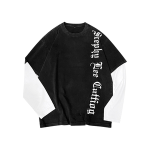 Camiseta de Manga Larga Oversize Negra con Ribete en Contraste Blanco, Estampado de Letras Verticales en la Manga Derecha, Estilo Urbano, Camiseta Jersey para Hombre - Product Image 3