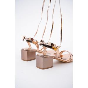Sandali con cinturino alla caviglia da donna in vernice nera con tacco basso - Product Image 6
