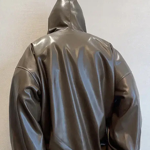 Sweat à capuche pour homme en cuir véritable de qualité supérieure avec doublure intérieure douce et confortable, capuche ajustable sur toute la longueur, bordure côtelée, service OEM - Product Image 2