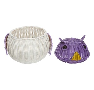 Una linda cesta de almacenamiento de ratán natural con forma de animal, con un diseño de búho morado, es ecológica y versátil. - Product Image 2
