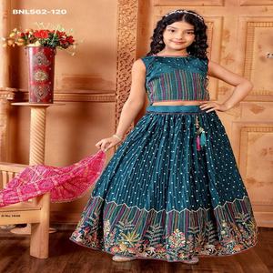 Nuevo conjunto de lehenga choli y dupatta para niños, de chinon pesado y hermoso, con bordado de hilo y lentejuelas, de proveedor de Surat. - Product Image 1