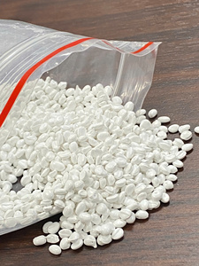 White TiO2 70% Food Grade Molding & Extrusion Grade <b>Masterbatch</b> for <b>Plastic</b> Packaging - Product Image 1