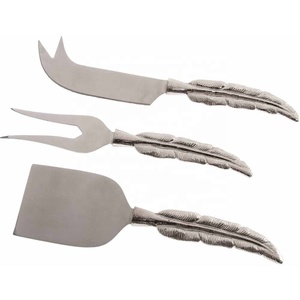 Cuchillos de corte de queso chapados en plata brillante, conjunto de herramientas de mesa con mango de puño de diseñador, espátula - Product Image 4