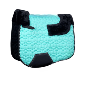 Ensemble de tapis de selle pour cheval en peau de mouton de qualité supérieure avec bonnet d'oreille assorti |   Tapis de selle équestre matelassé hexagonal |   Équitation - Product Image 1