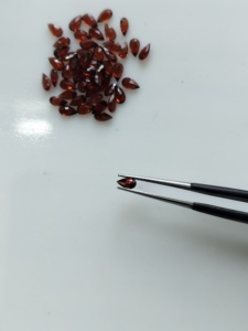 Granate Rojo Natural de 4.5x2.5MM, Corte Pera, Gema Suelta de la Mejor Calidad para Joyería - Product Image 3