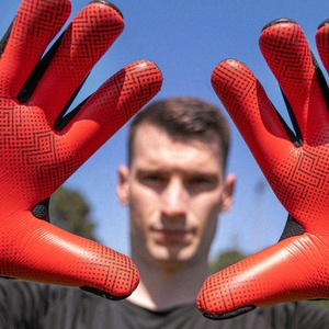 Guantes de Portero Profesionales Personalizados de Alta Calidad Blue Eagle Sports, Dedos Completos, Palma Plana, Cierre Ajustable con Gancho y Bucle, para Exteriores - Product Image 3