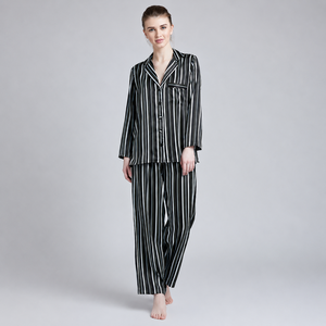 Conjunto de Pijama Premium para Mujer, Satinado, Estampado Animal, Cuello en V, Manga Larga, Cierre de Botones, Secado Rápido, Ropa de Dormir Suave, OEM - Product Image 3