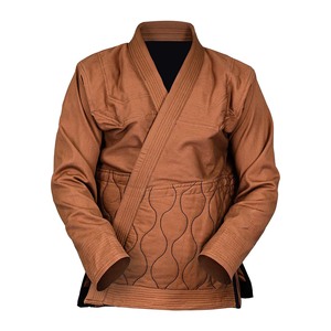 Traje de Karate Clásico Tradicional para Hombre OEM, Chaqueta y Pantalones de Tela de Algodón Suave y Transpirable con Cinturón a Juego 2026 - Product Image 1