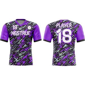 Camiseta de fútbol sublimable al por mayor, uniforme de fútbol personalizado, poliéster transpirable de secado rápido, equipación de equipo, fábrica de ropa deportiva OEM. - Product Image 1