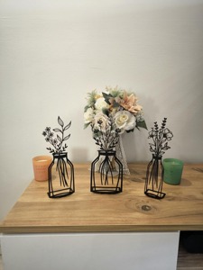 Ensemble Premium de 3 sculptures de table en métal en forme de vase à fleurs, idéales pour la décoration intérieure et l'aménagement extérieur des jardins, provenant d'Inde - Product Image 4