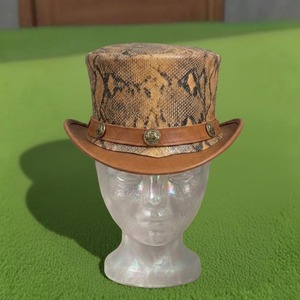 Premium quality custom made Handmade Green Leather <b>Top</b> Hat Steampunk Victorian Cosplay with <b>Feather</b> Detail - Product Image 3