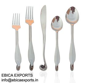 Juego de cubiertos metálicos de lujo que convierte cada comida en especial con un acabado y artesanía de primera calidad. - Product Image 6