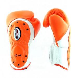 Gants de boxe jumeaux très demandés, personnalisés, 100% cuir véritable, fermeture auto-agrippante antidérapante, pour Muay Thai, Sanda et arts martiaux - Product Image 1