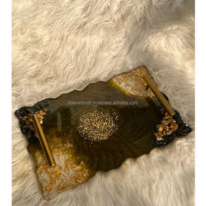 Plateau de service/plateau de vanité en résine personnalisable, décoration pour la maison ou les cadeaux, design géode fait main, couleur transparente avec motifs argentés. - Product Image 4